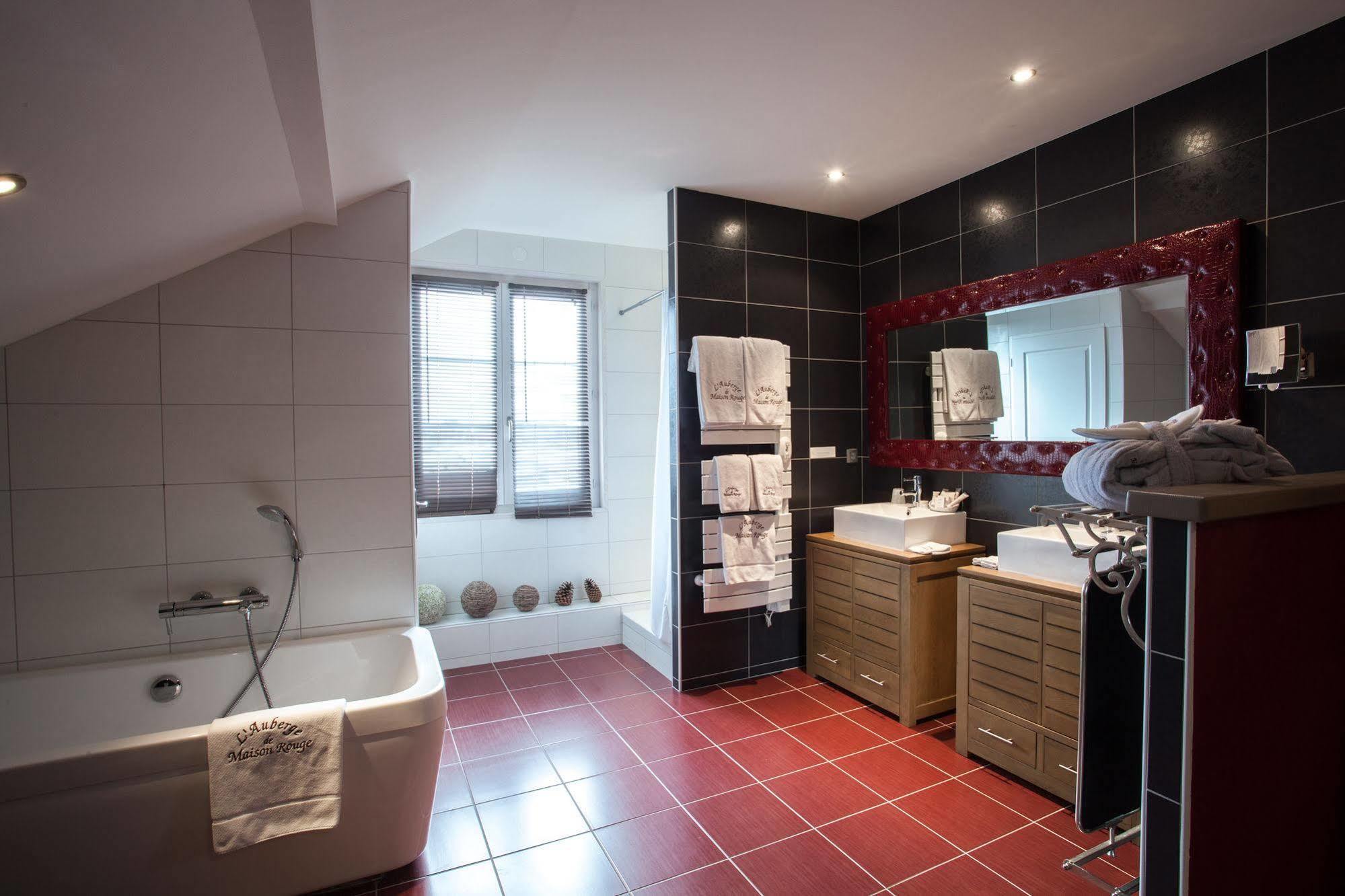 Auberge De Maison Rouge Vétraz-Monthoux Eksteriør billede